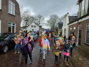 Palmpasen Makking Elsloo Boijl Pasen kinderen kinderkerk school paasfeest haantje op een stokje