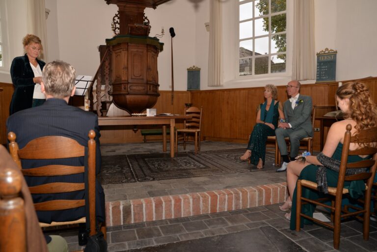 Bruiloft Makkinga trouwlocatie Makkinga Elsloo Boijl verhuur kerk begrafenislocatie begrafenis concert expositieruimte Oosterwolde Friesland Ooststellingwerf